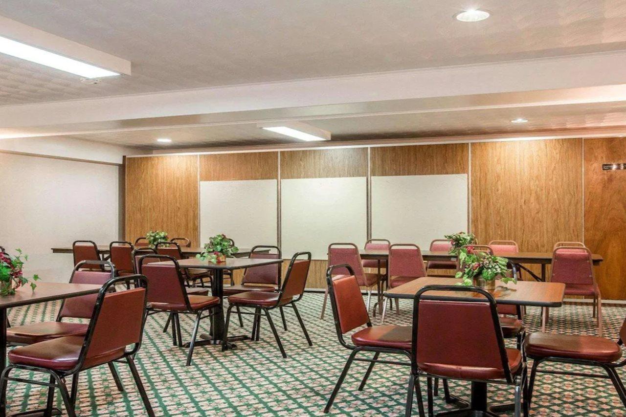 Baymont By Wyndham بحيرة جورج المظهر الخارجي الصورة