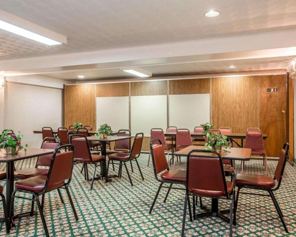 Baymont By Wyndham بحيرة جورج المظهر الخارجي الصورة